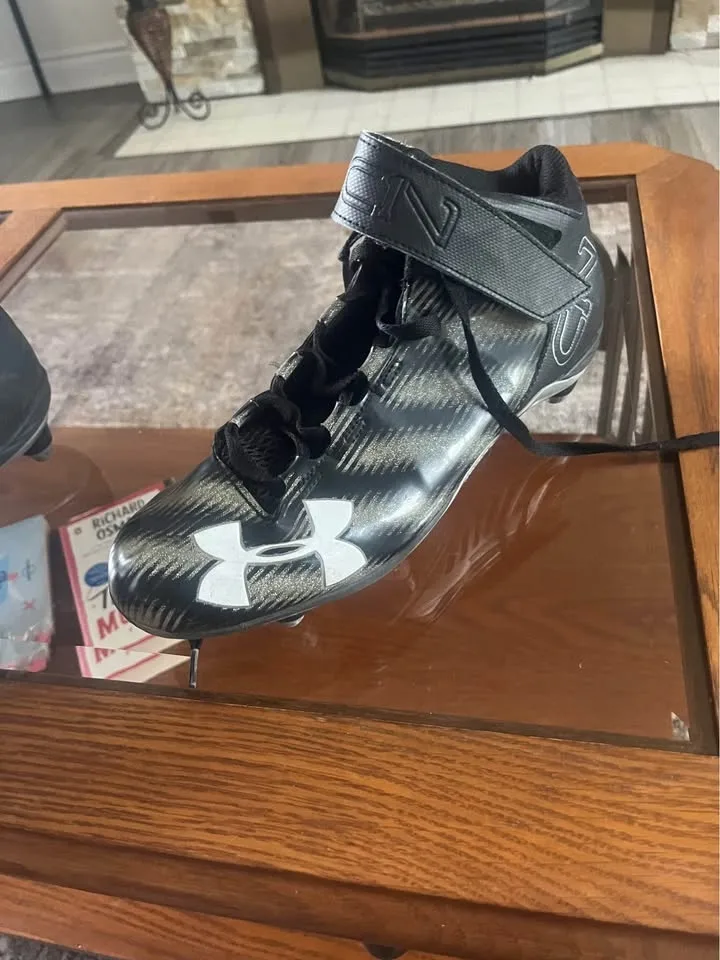 Under Armour Football/Lacrosse Cleats size 10 image indicator(3)