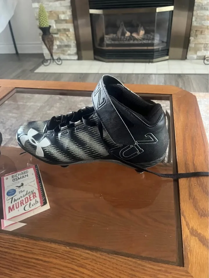 Under Armour Football/Lacrosse Cleats size 10 image indicator(4)