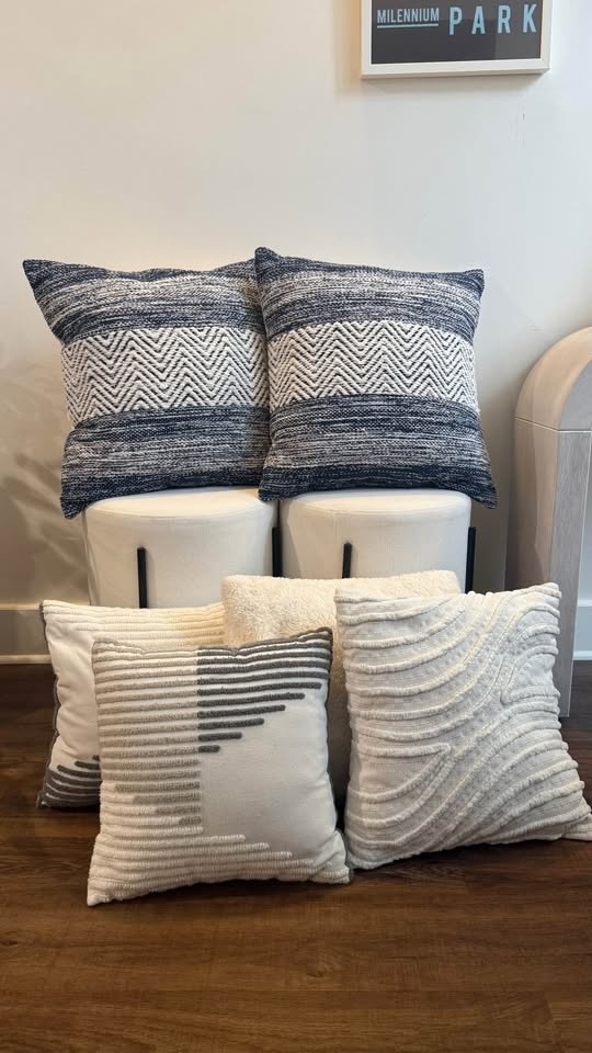 6 pillows for sale - photo 2