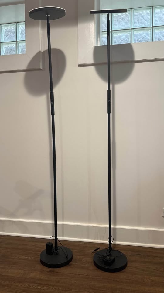 2 standing floor lamps - photo 2