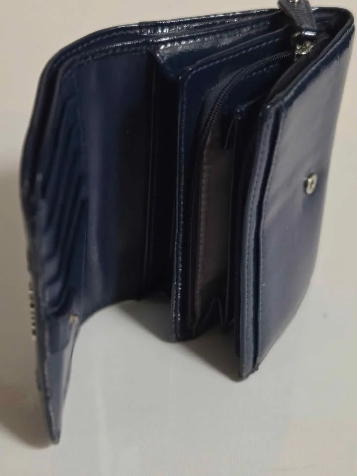 Authentic Coach Ashley Trifold Wallet image indicator(5)