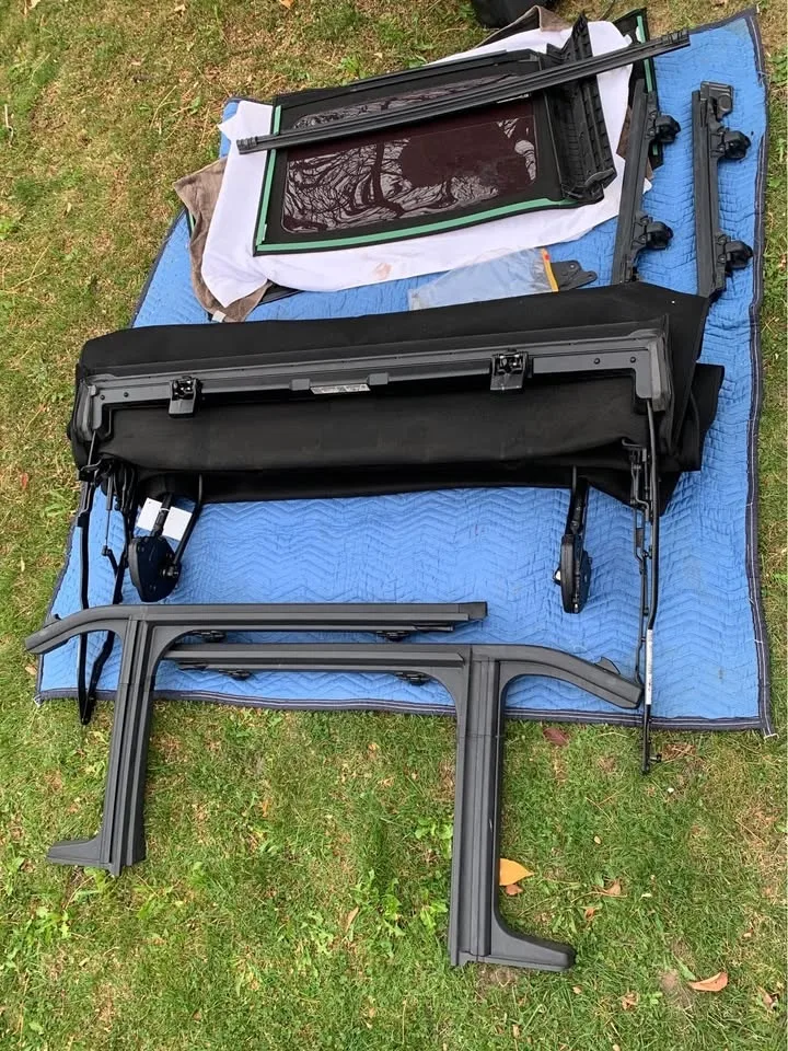 Jeep Wrangler JL soft top,mats,aluminum roof latches,hood locks, image indicator(6)