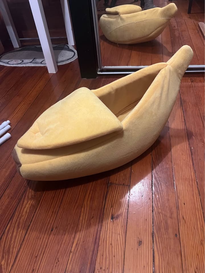Banana cat bed - photo 3
