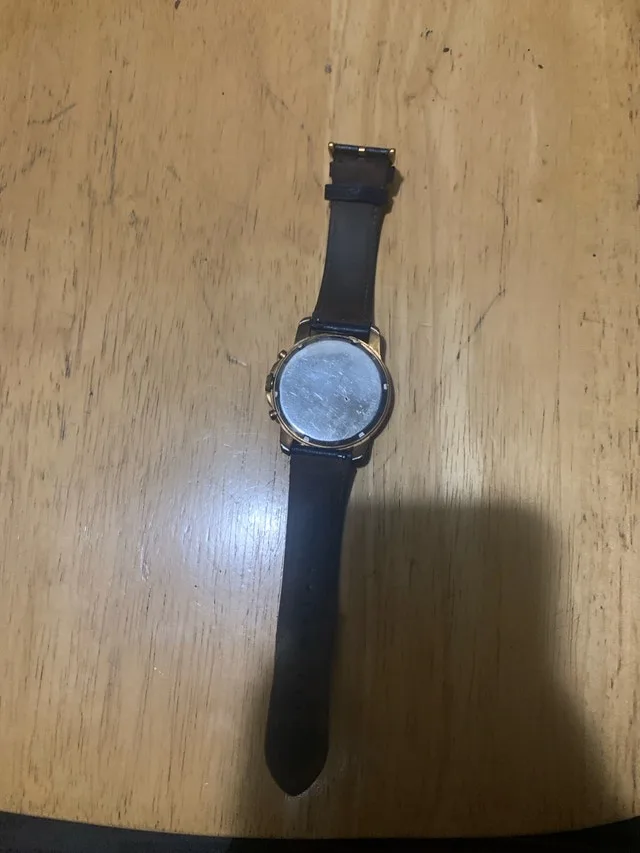 black fossil watch image indicator(3)