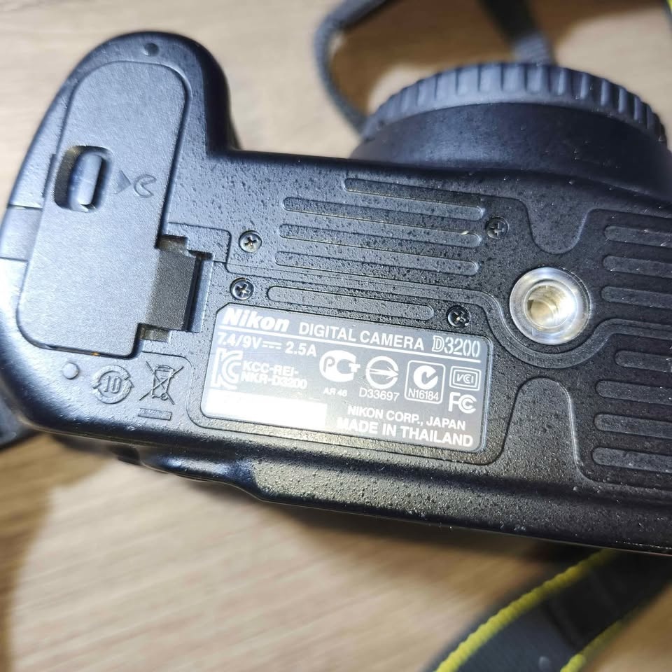 Nikon D3200 with lenses, accessories & bag $800 - photo 3
