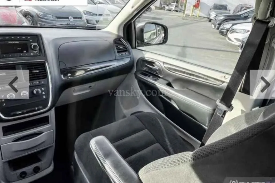 2016 Dodge Caravan image indicator(9)
