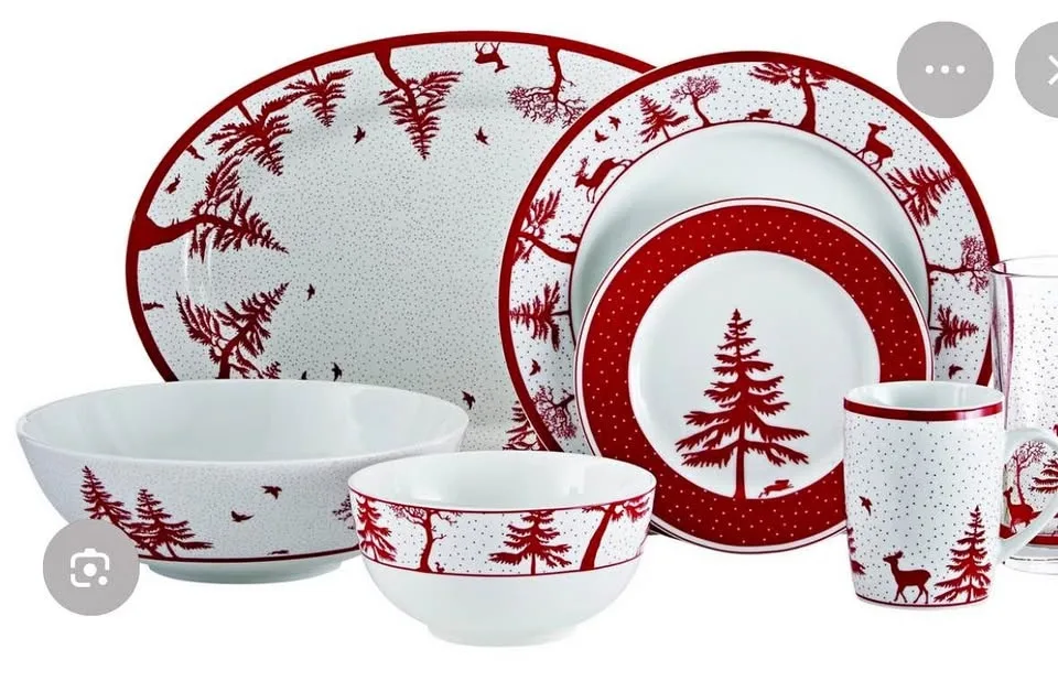 Red Christmas Tree Polka Dot 21-Piece Dinnerware Set