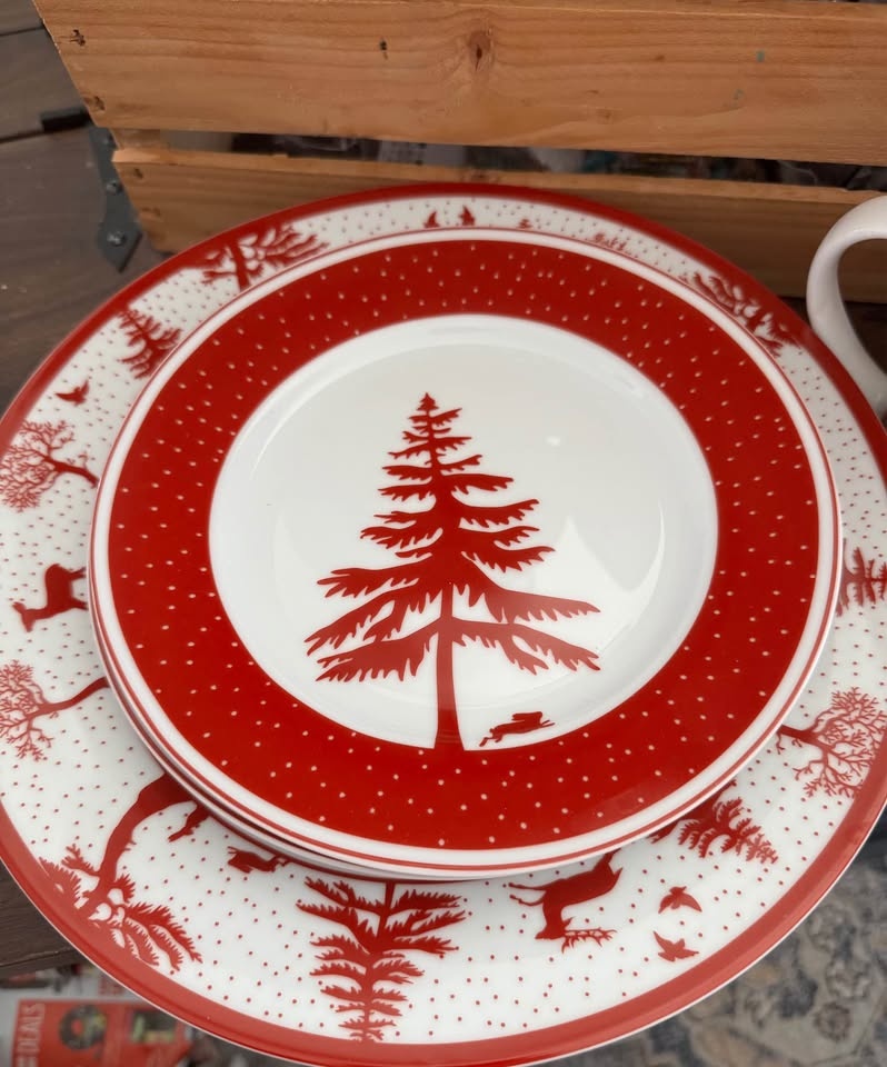 Red Christmas Tree Polka Dot 21-Piece Dinnerware Set - photo 3