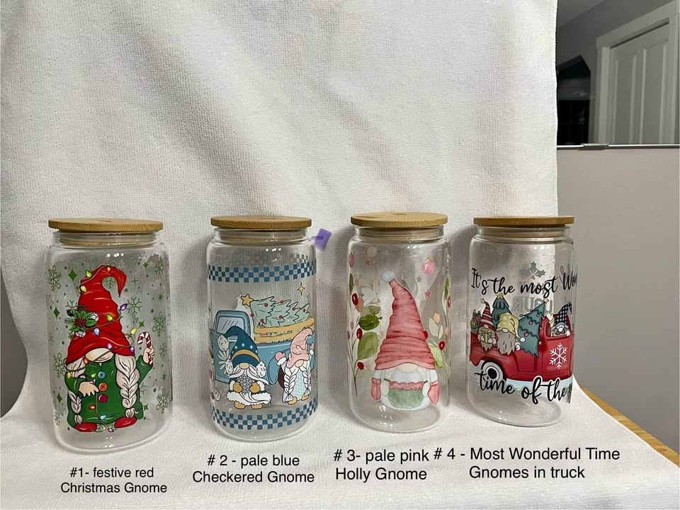 Christmas themed 16oz glass tumbler, c/w bamboo lid