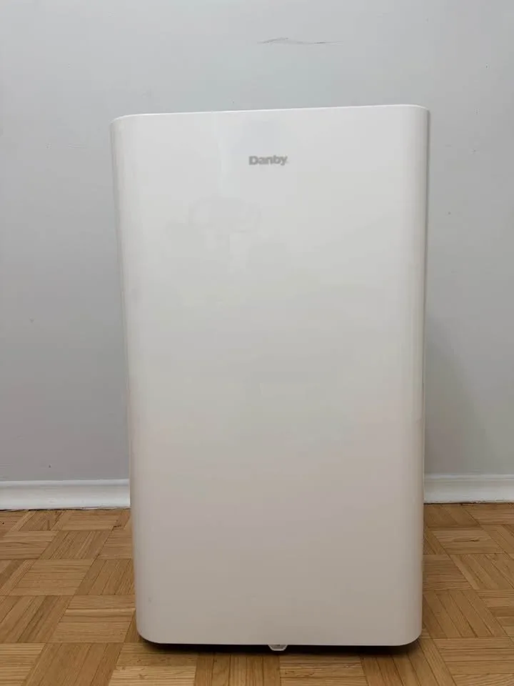 Yard Sale - Moving - Everything must go image indicator(7)