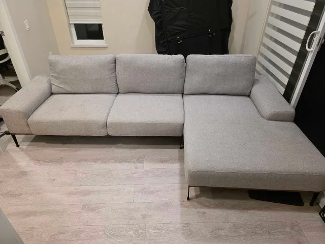 Preston Sectional Sofa image indicator(3)