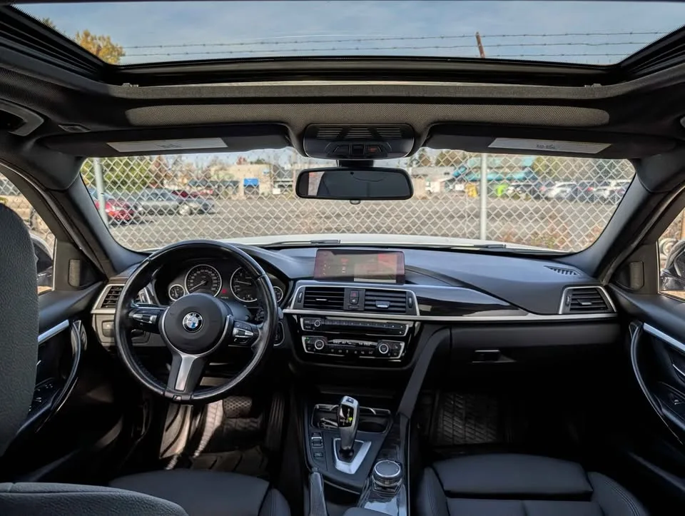 2018 BMW 3 Series image indicator(6)