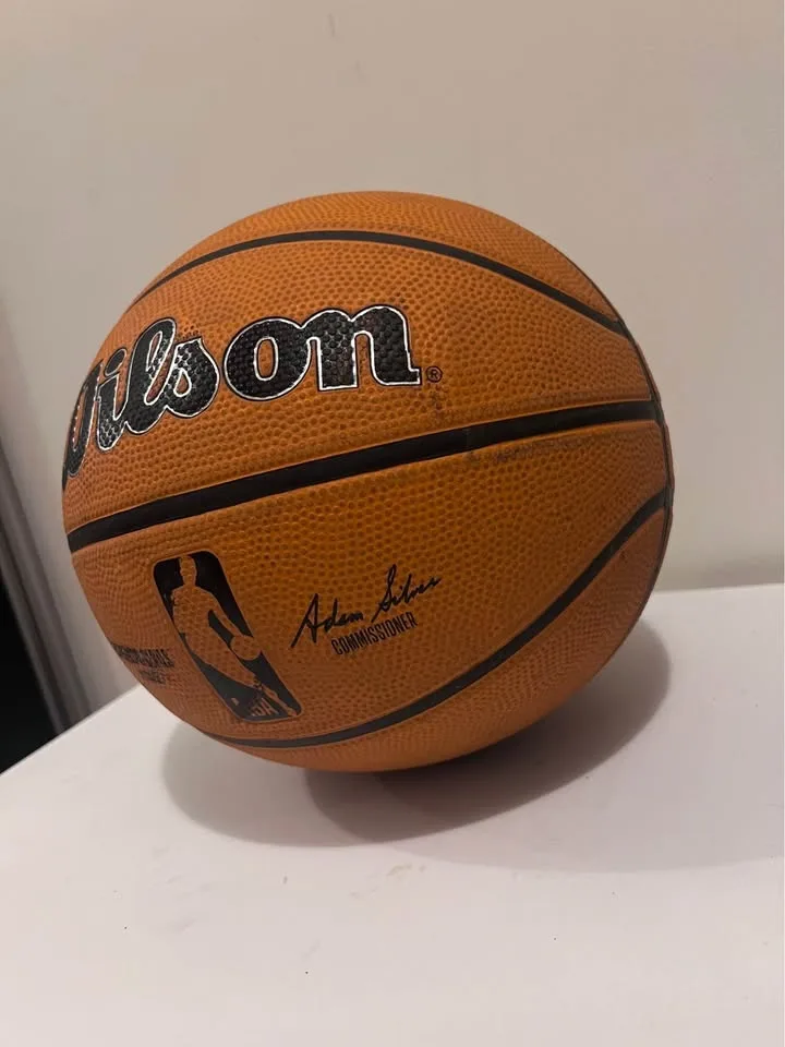Wilson size 7 basketball image indicator(3)