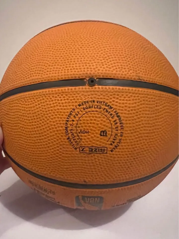 Wilson size 7 basketball image indicator(4)