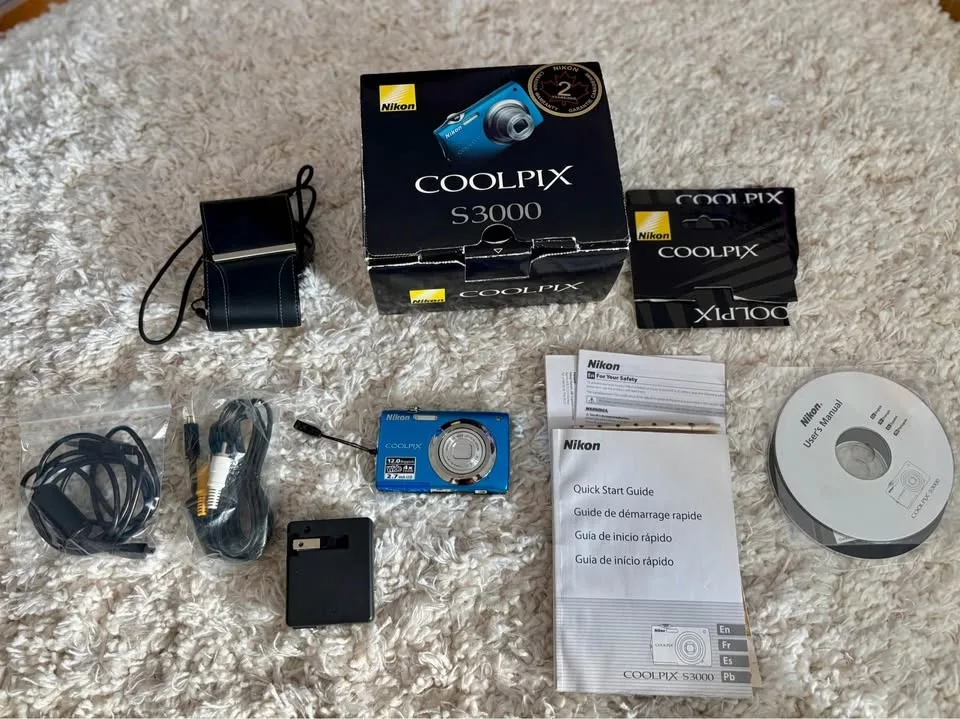 Nikon Coolpix S3000 Blue Digital Camera - with original box image indicator(2)