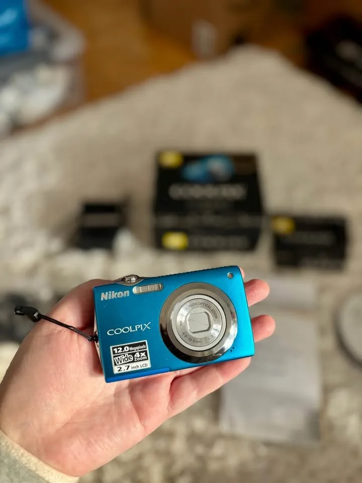 Nikon Coolpix S3000 Blue Digital Camera - with original box image indicator(5)