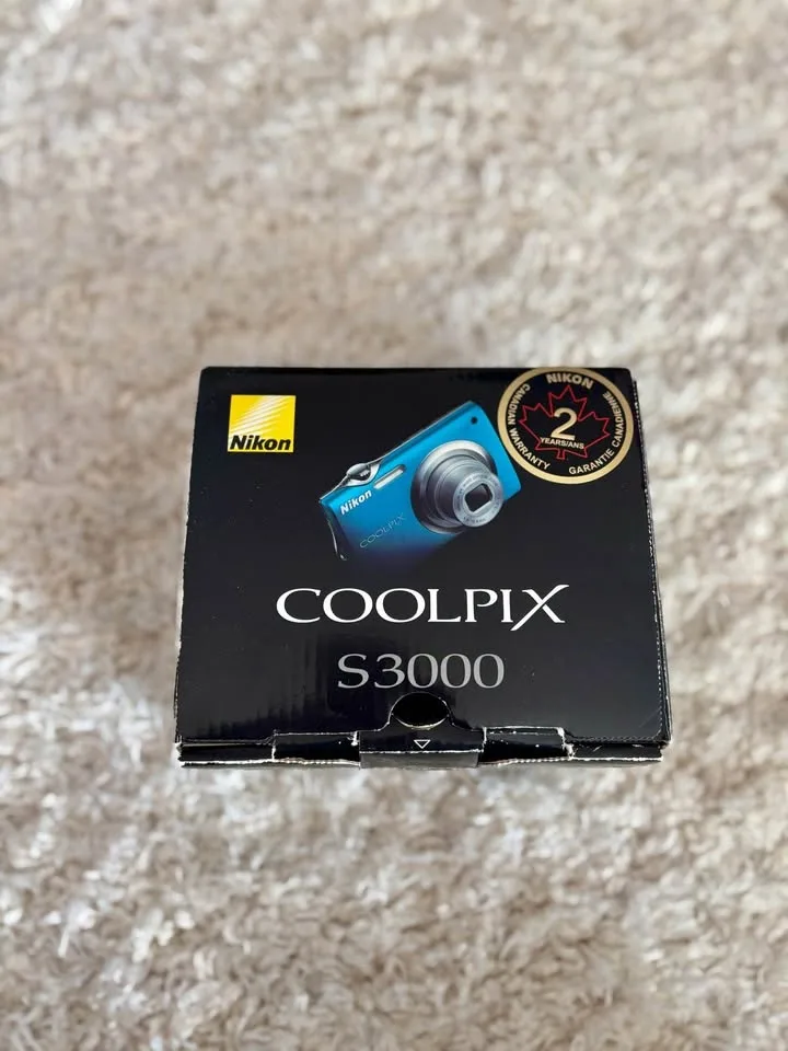 Nikon Coolpix S3000 Blue Digital Camera - with original box image indicator(9)