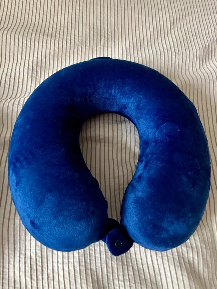 Two Travel Neck Pillows - Removable Covers image indicator(2)