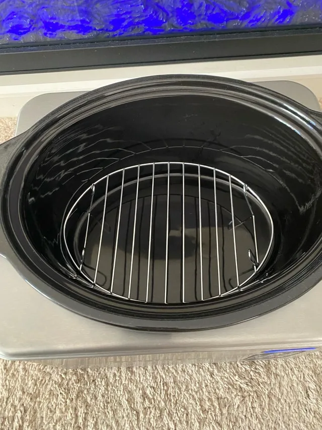 Cuisinart Slow Cooker - Never used image indicator(2)