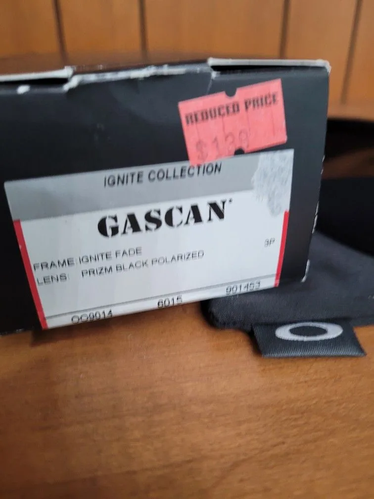 Oakley Authentic Gascan Black sunglasses. Preowned in nice condi image indicator(2)