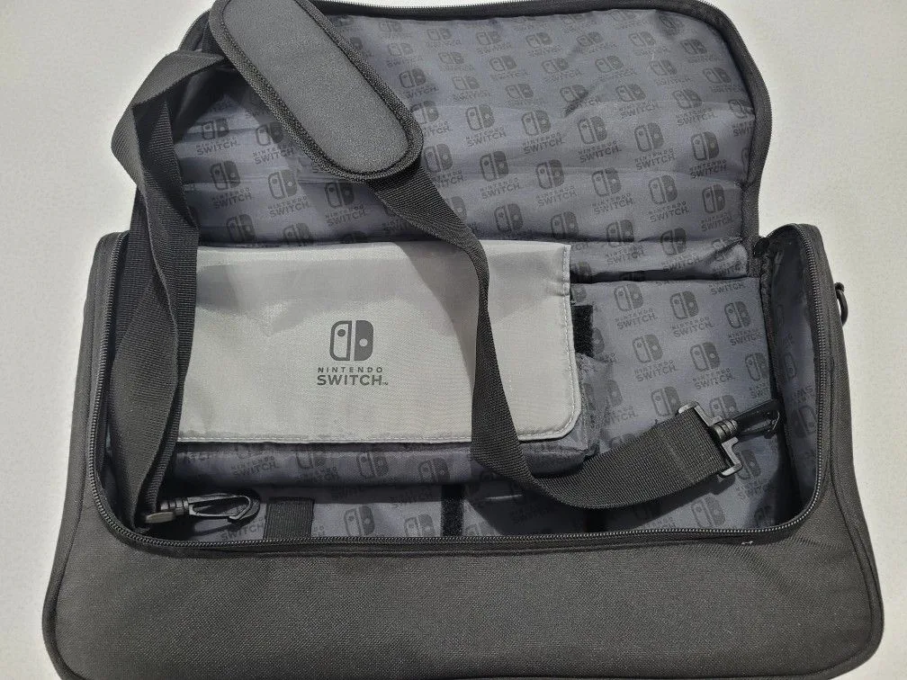 Nintendo Switch PowerA Everywhere Messenger Bag EUC image indicator(3)