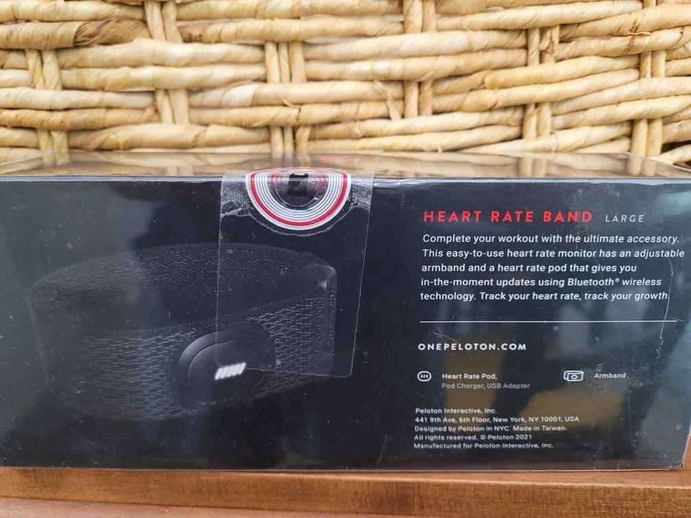 PELOTON Heart Rate Band Size Large New in Box Black SEALED image indicator(2)
