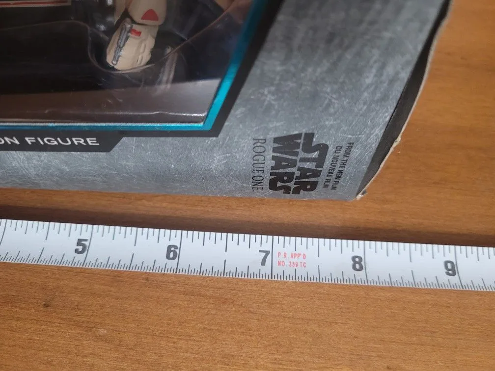 Disney Star Wars Elite Series Chirrut Imwe Die Cast NIB image indicator(4)