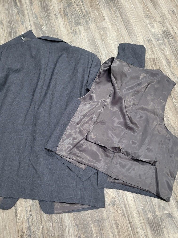 LAUREN RALPH L Gray Suit Jacket & Vest Sz 48 - photo 3
