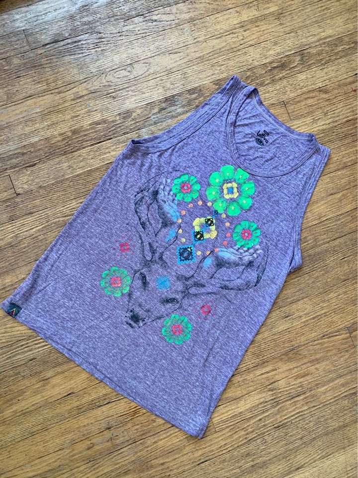Sweet Vintage Lavender Coloured Deer Emblem Tank💜💚
