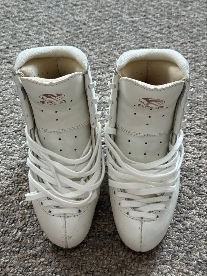 Edea Chorus Figure Skate Boot 230B image indicator(2)