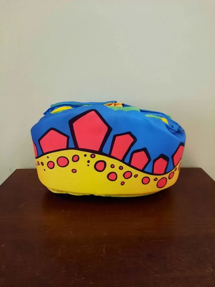 BRAND NEW Kids Swim Jacket with arm floaties 33-55 lbs image indicator(5)