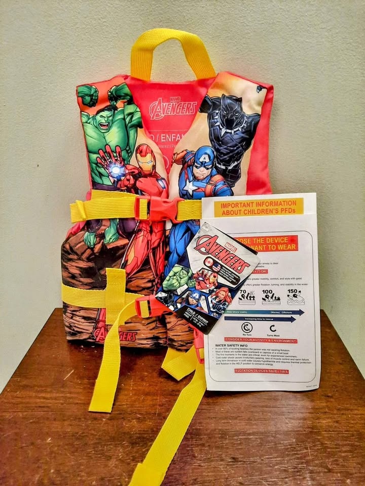 BRAND NEW Avengers Life Jacket 33-55 lbs / 15-25 kg