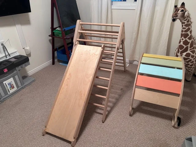 Pikler triangle climbing set