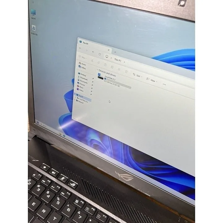 ASUS ROG STRIX GL703VD Gaming Laptop 32GB + 1TB SSD WIN 11 image indicator(3)