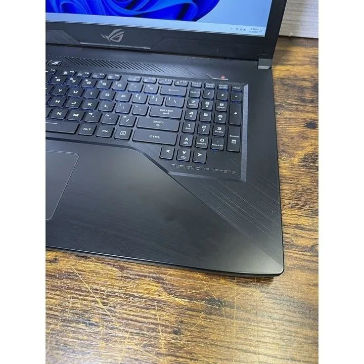 ASUS ROG STRIX GL703VD Gaming Laptop 32GB + 1TB SSD WIN 11 image indicator(4)