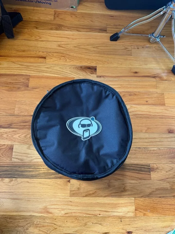 Pearl Travel Conga 11.75” Black Sparkle Natural Skin With Case image indicator(5)