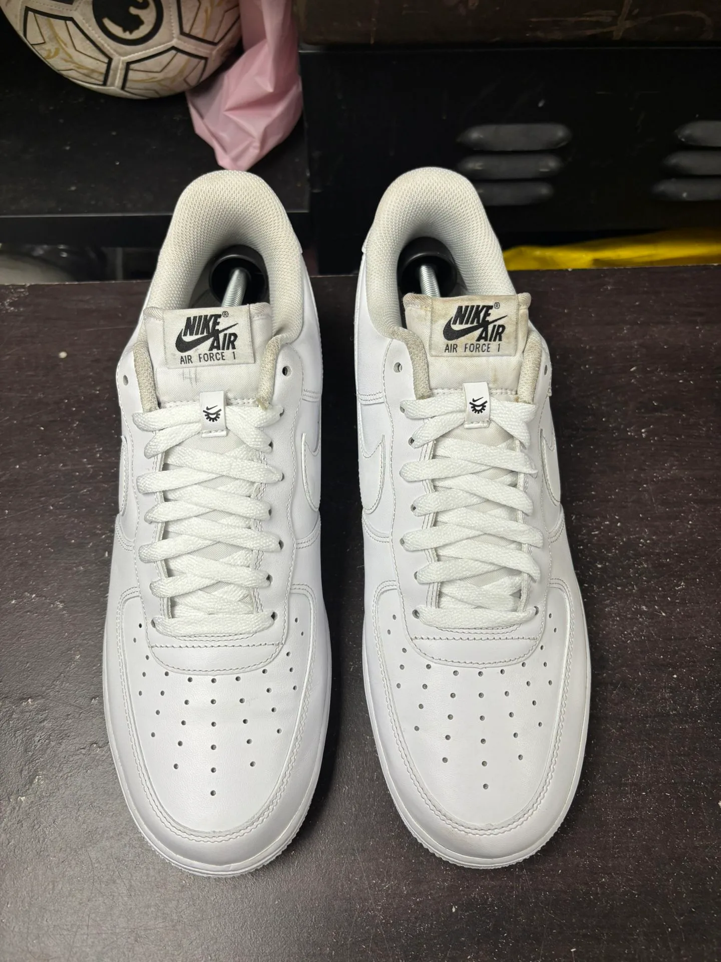 Air Force 1 Low Triple White Flyease image indicator(2)