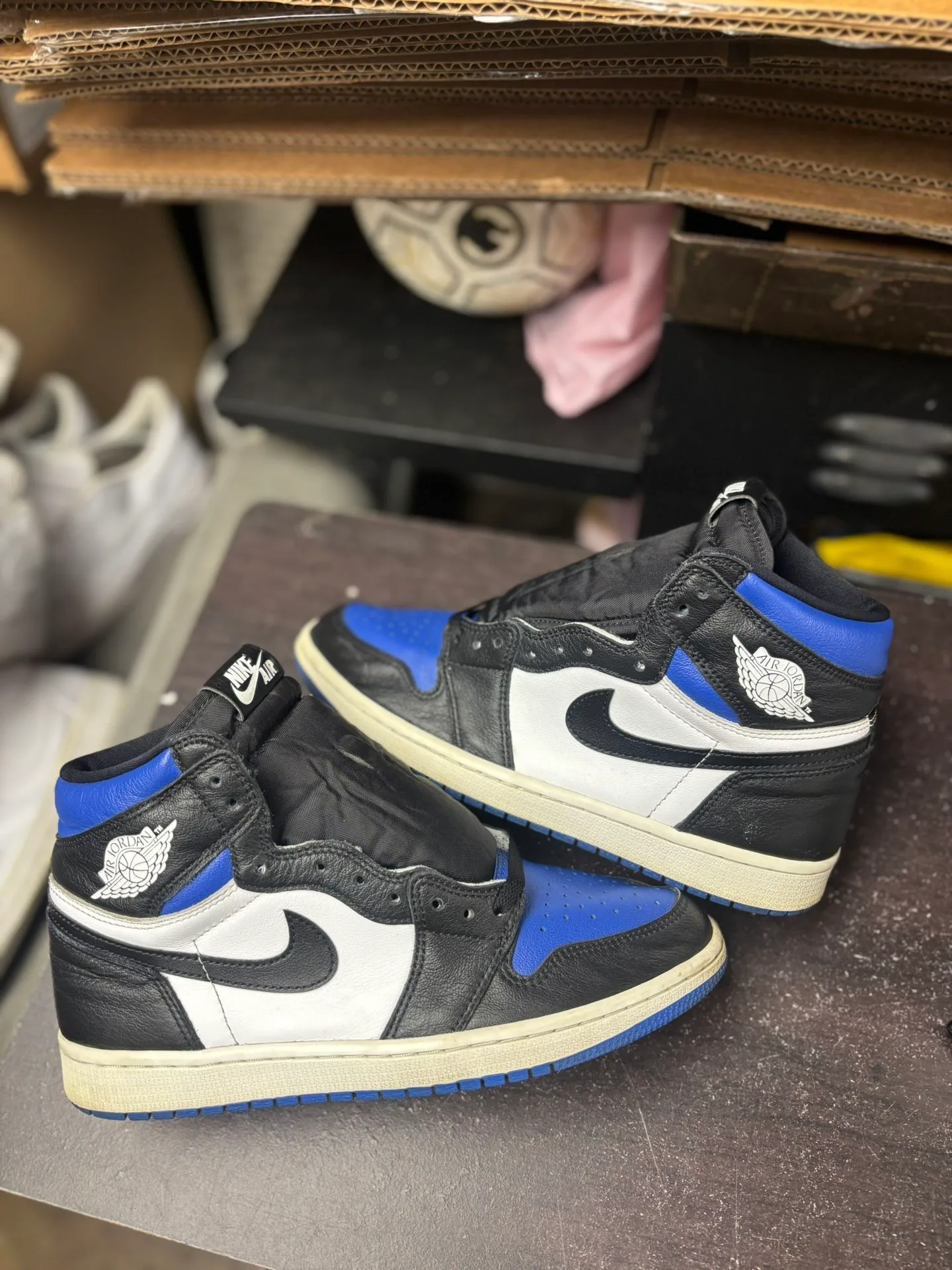 Air Jordan 1 High Royal Toe thumbnail