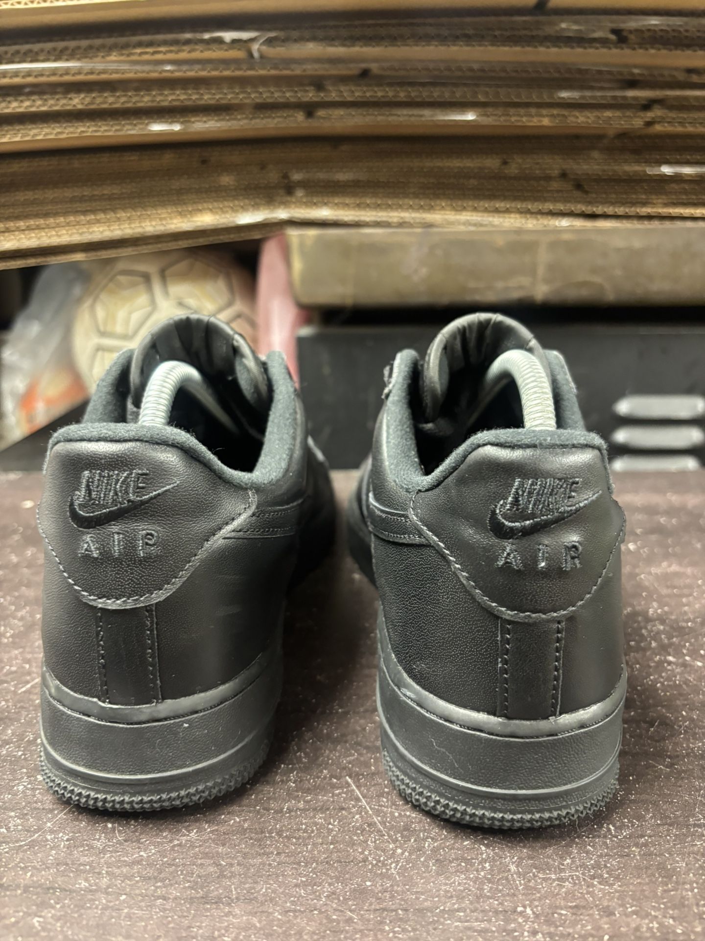 Air Force 1 Low Supreme Black - photo 4