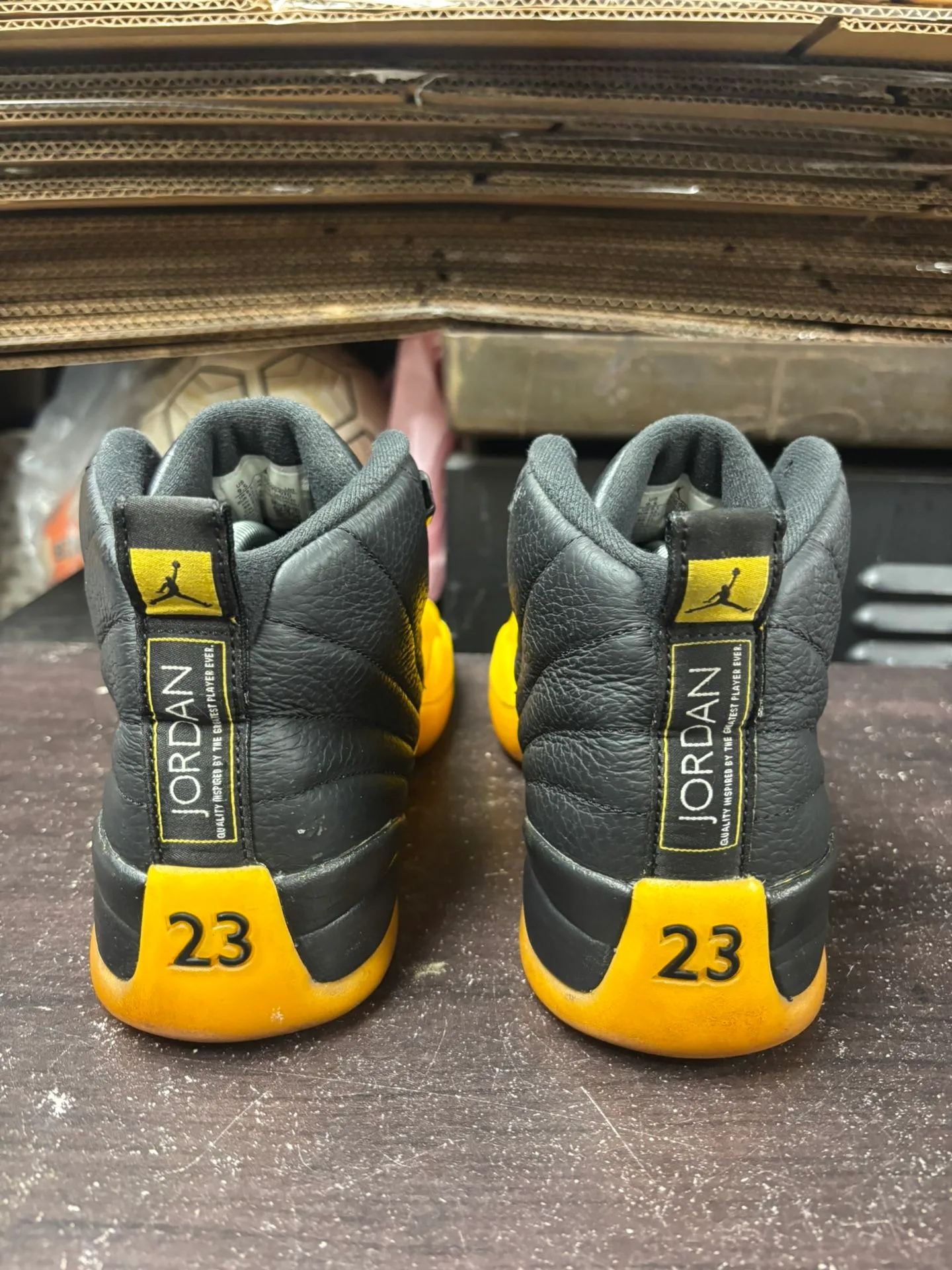 Air Jordan 12 University Gold image indicator(4)
