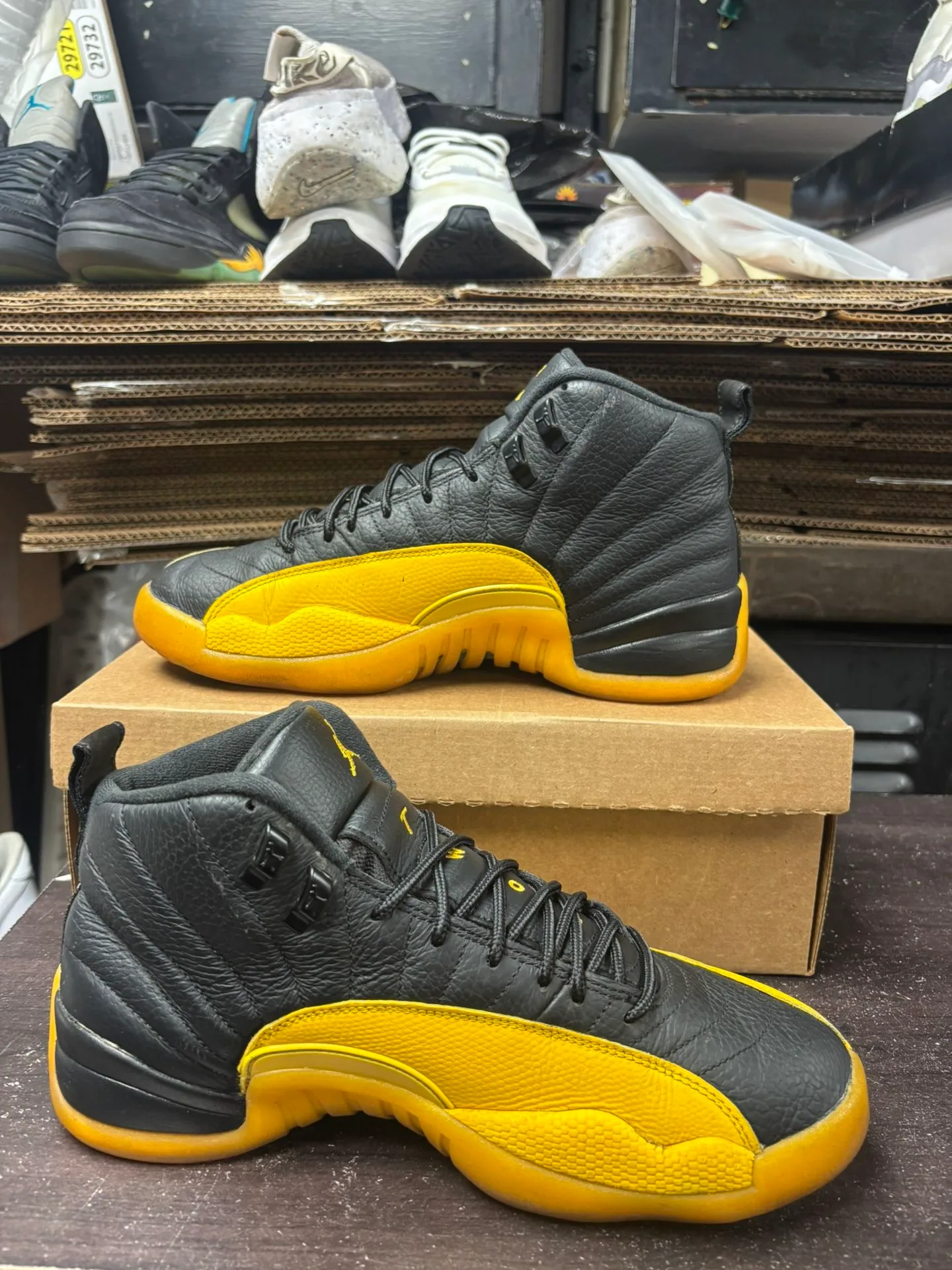 Air Jordan 12 University Gold image indicator(5)