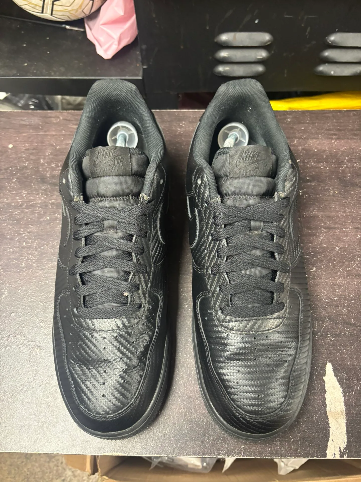 Air Force 1 Low Black Carbon Fiber image indicator(2)