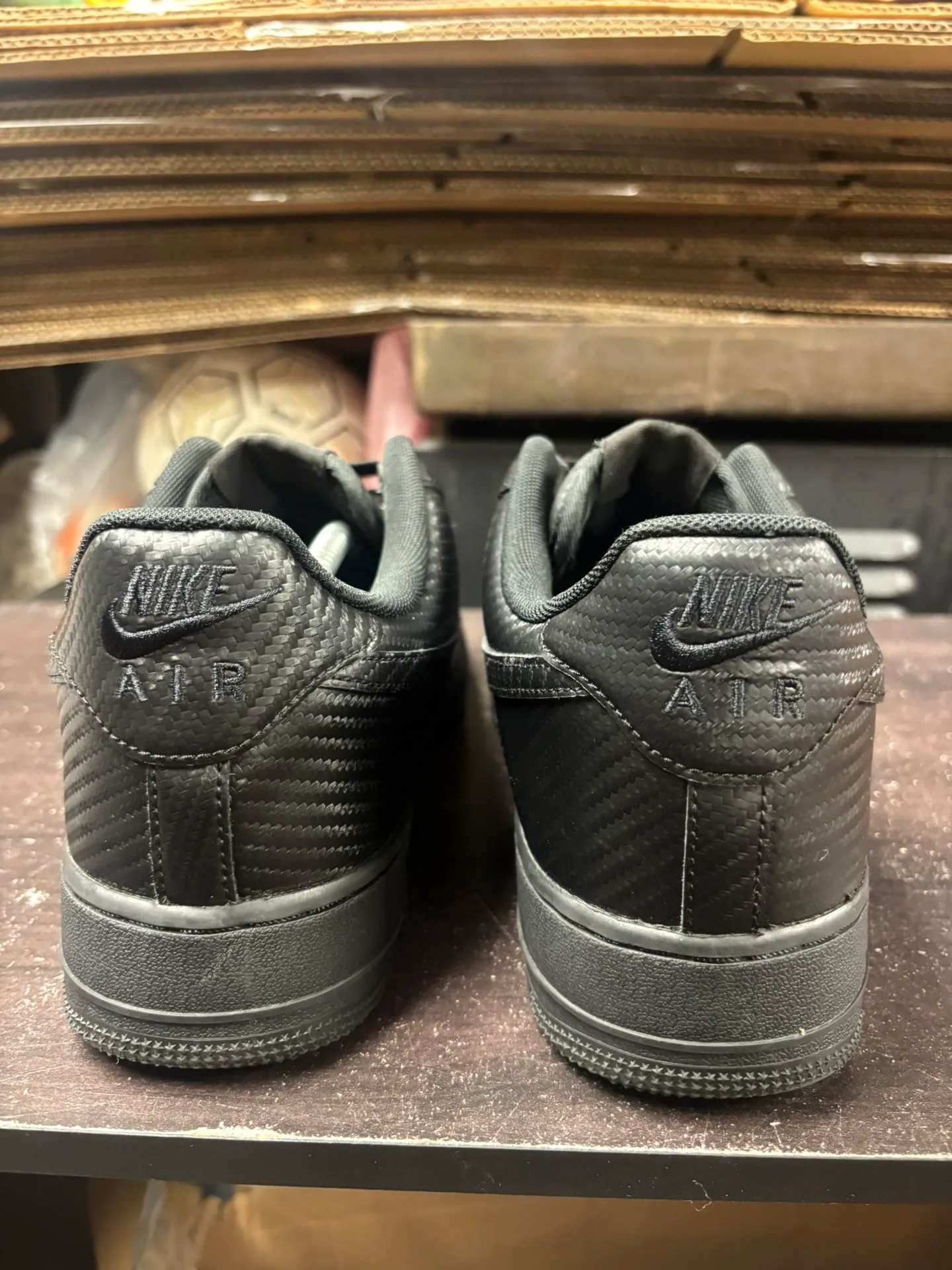 Air Force 1 Low Black Carbon Fiber image indicator(4)