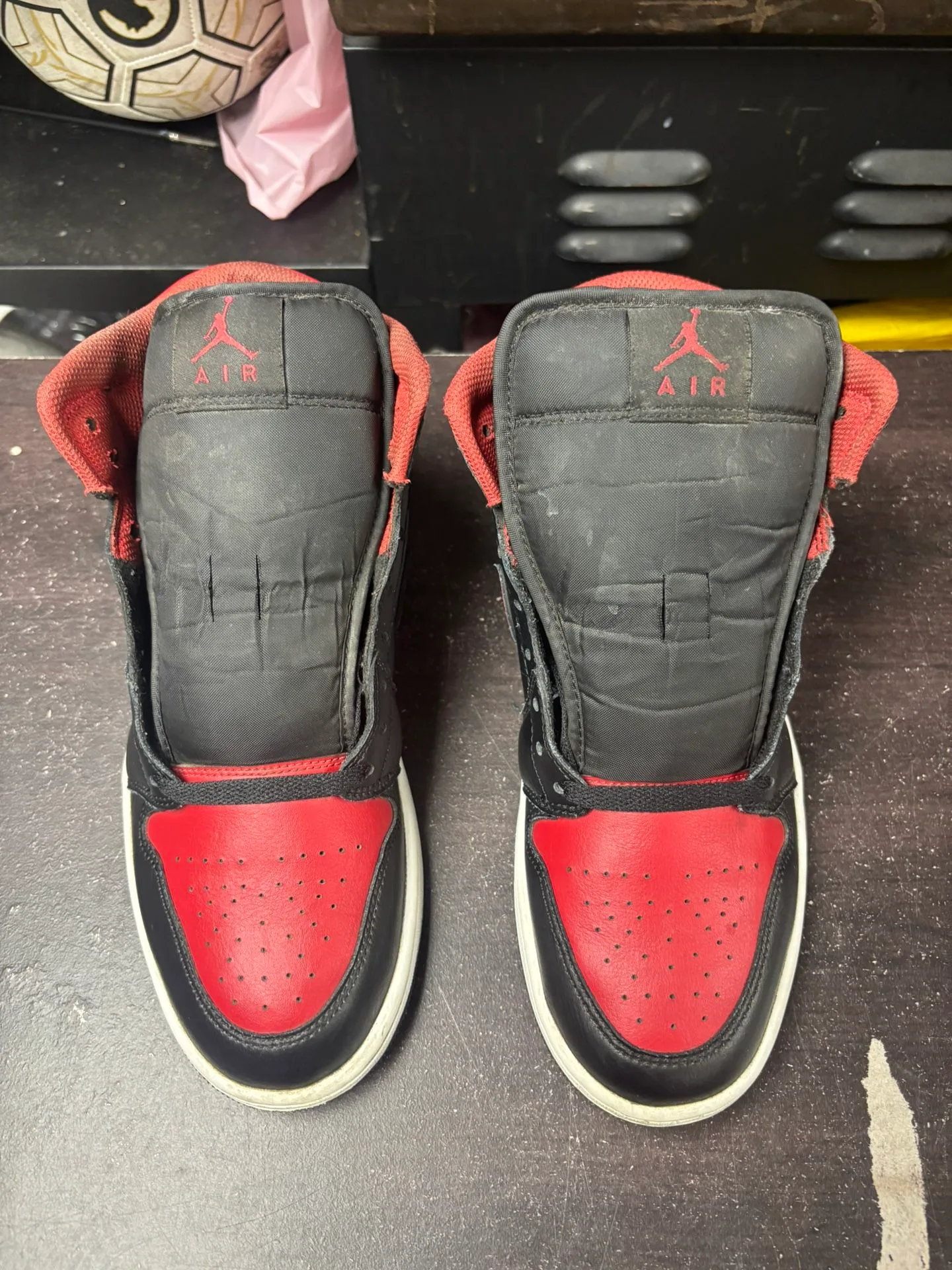 Air Jordan 1 Mid Bred Twist image indicator(2)
