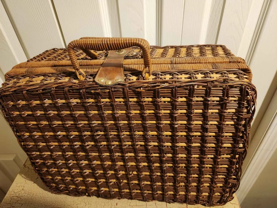 Vintage picnic basket set - photo 2