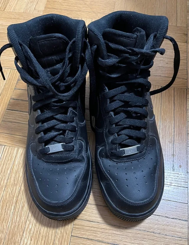 Air Force 1 Hightops- NO STRAP OR INSOLES image indicator(2)