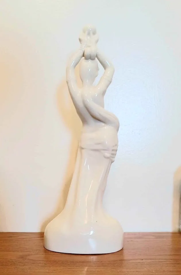 17.50" Stamped Textured Porcelain Chinese Statue image indicator(6)