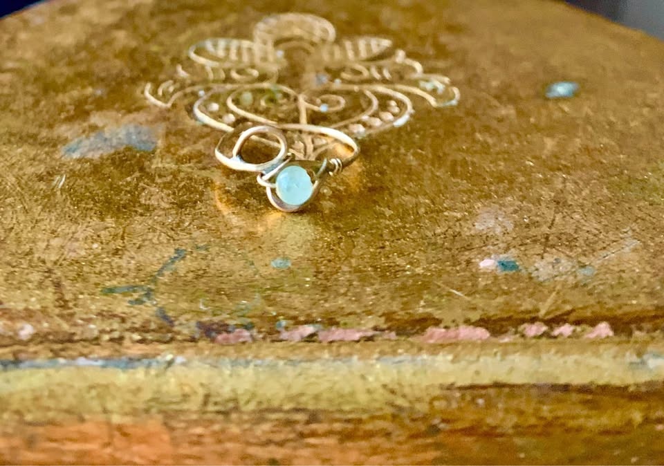 Antique 10k Ring With Jade Bead