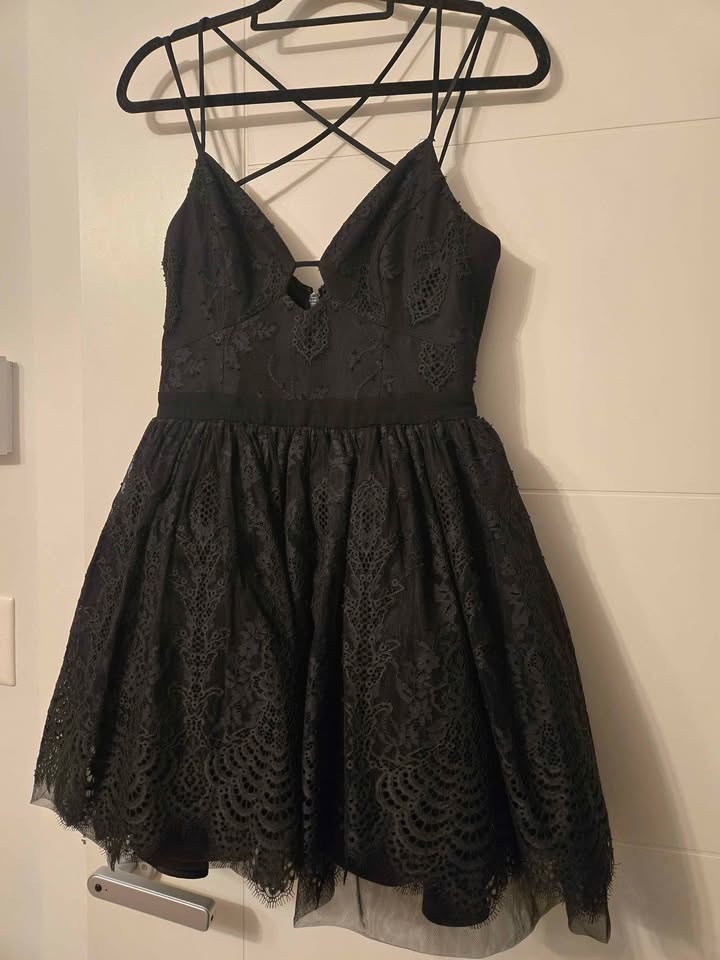 Beautiful womens lace dress size small