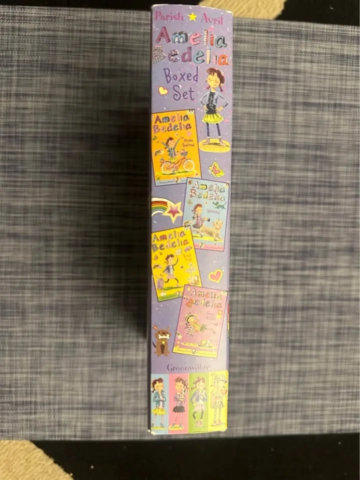 Brand new Amelia Bedelia book set image indicator(2)